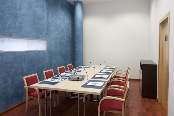 Imagen de los interiores del Hotel Holiday Inn Express Barcelona - Molins De Rei, An Ihg. Foto 14