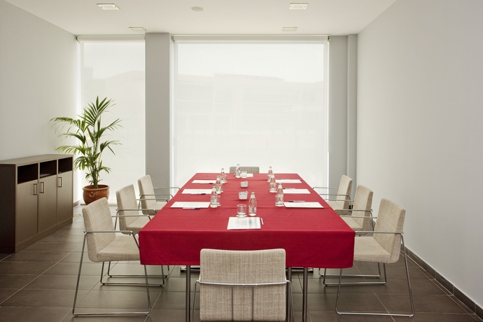 Imagen de los interiores del Hotel Holiday Inn Express Barcelona - Sant Cugat, An Ihg. Foto 16