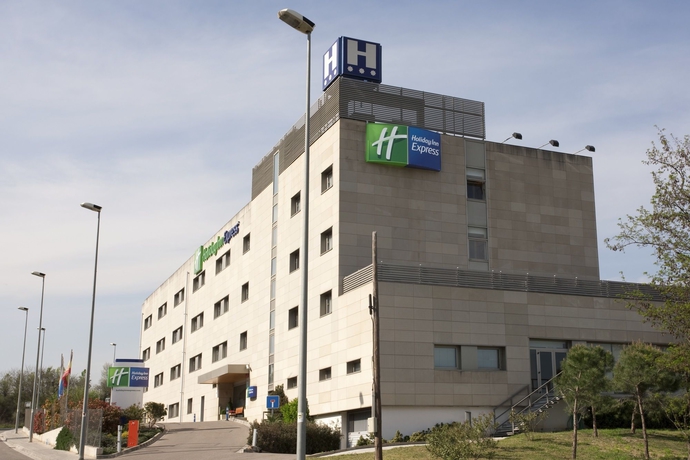 Imagen de los exteriores del Hotel Holiday Inn Express Barcelona-montmeló, An Ihg. Foto 11
