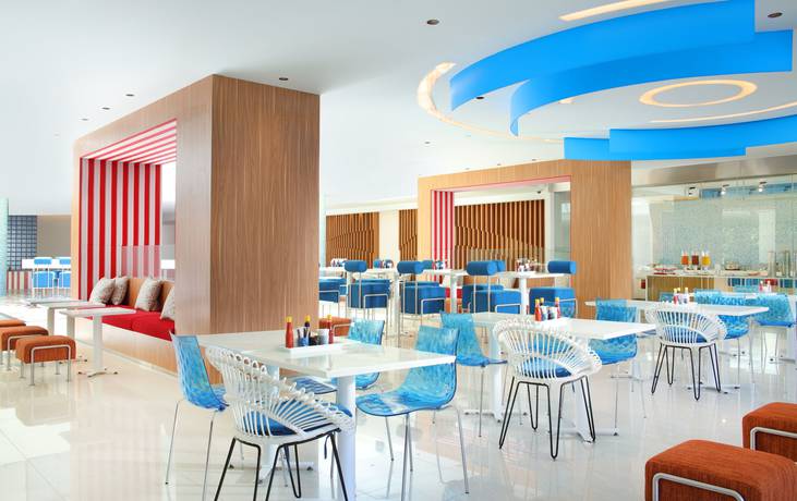 Imagen del bar/restaurante del Hotel Holiday Inn Express Baruna Bali. Foto 5