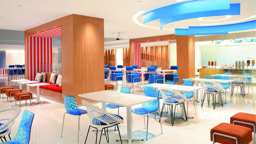 Imagen del bar/restaurante del Hotel Holiday Inn Express Baruna Bali. Foto 6