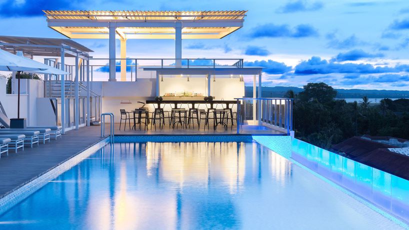 Imagen de la piscina del Hotel Holiday Inn Express Baruna Bali. Foto 17