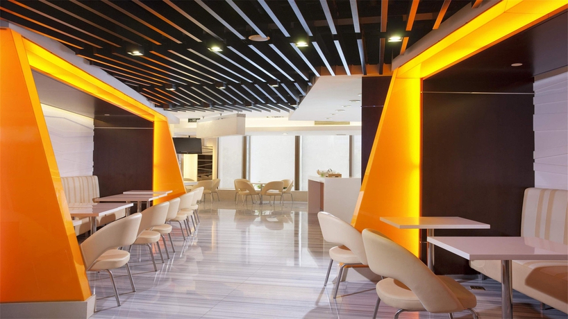 Imagen del bar/restaurante del Hotel Holiday Inn Express Beijing Temple Of Heaven, An Ihg. Foto 3