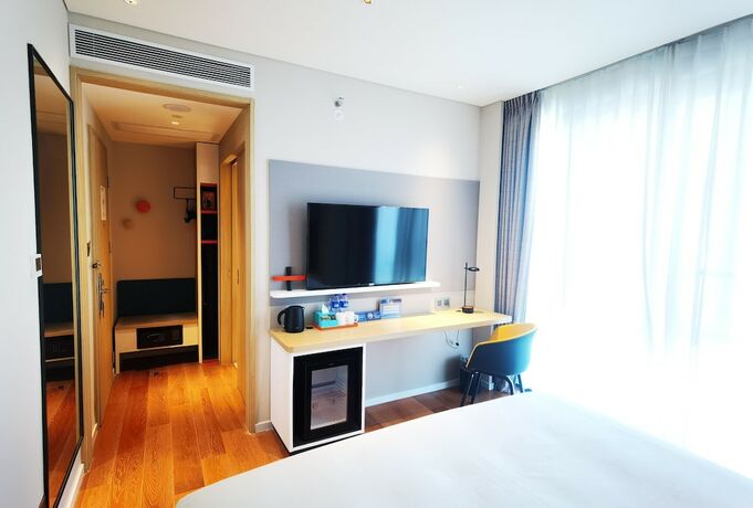 Imagen de la habitación del Hotel Holiday Inn Express Beijing Yizhuang Tongminghu, An Ihg. Foto 11