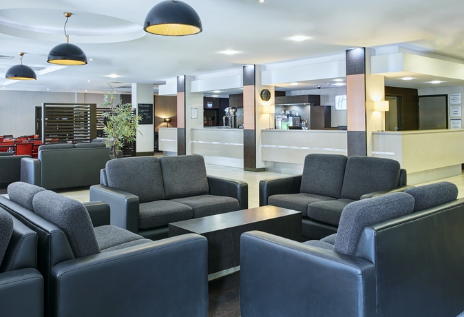 Imagen de los interiores del Hotel Holiday Inn Express Belfast City-Queen's Quarter. Foto 9