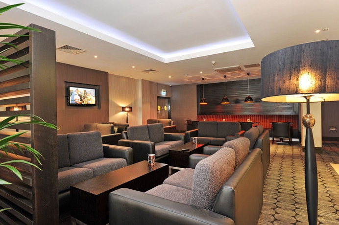 Imagen de los interiores del Hotel Holiday Inn Express Belfast City-Queen's Quarter. Foto 11
