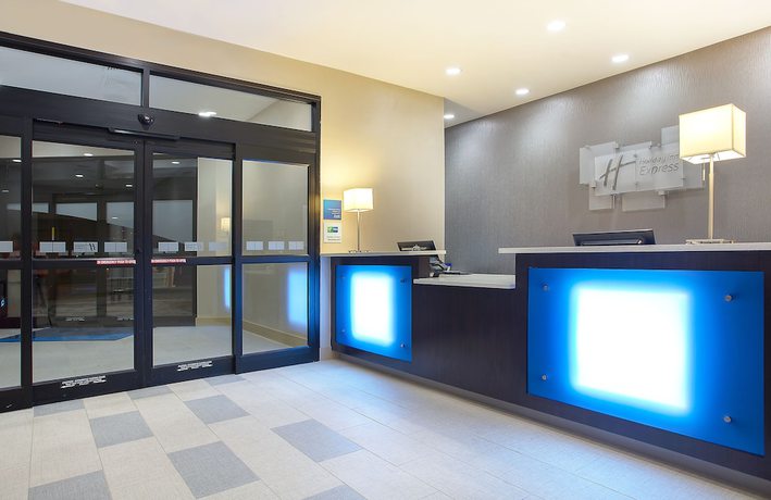 Imagen de los interiores del Hotel Holiday Inn Express Berea. Foto 16