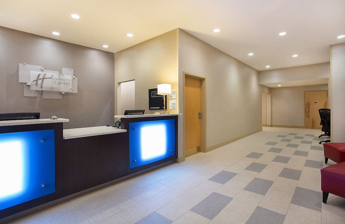 Imagen de los interiores del Hotel Holiday Inn Express Berea. Foto 19