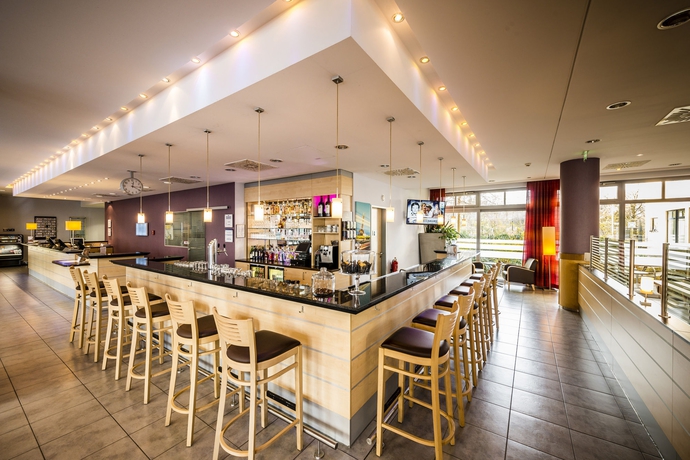 Imagen del bar/restaurante del Hotel Holiday Inn Express Berlin City Centre. Foto 3