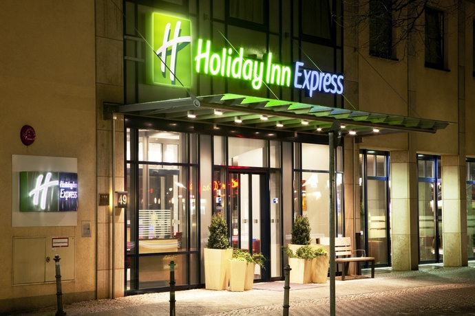 Imagen de los exteriores del Hotel Holiday Inn Express Berlin City Centre. Foto 12
