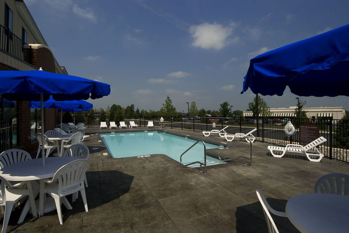 Imagen de la piscina del Hotel Holiday Inn Express Bethlehem Airport - Allentown. Foto 16