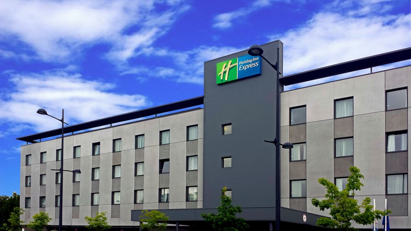 Imagen de los exteriores del Hotel Holiday Inn Express Bilbao, An Ihg. Foto 8
