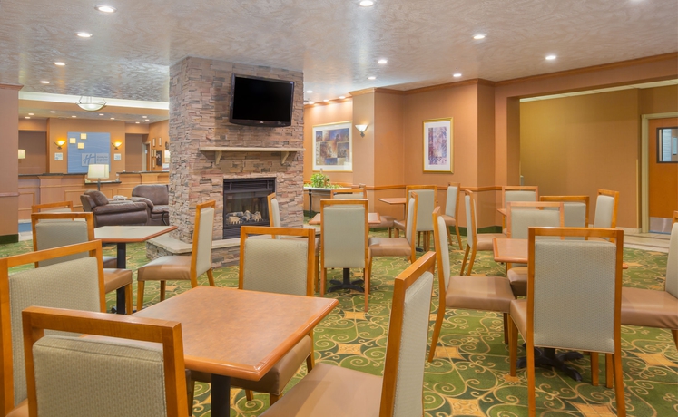 Imagen del bar/restaurante del Hotel Holiday Inn Express Billings East. Foto 2