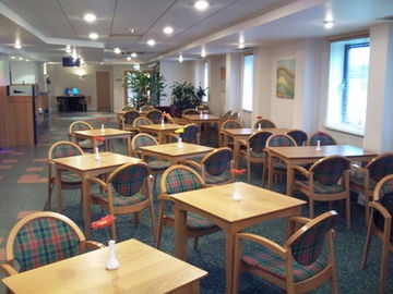 Imagen del bar/restaurante del Hotel Holiday Inn Express Birming. Foto 12