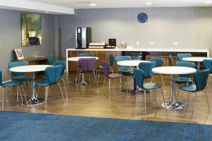 Imagen del bar/restaurante del Hotel Holiday Inn Express Birmingham - Snow Hill, An Ihg. Foto 4