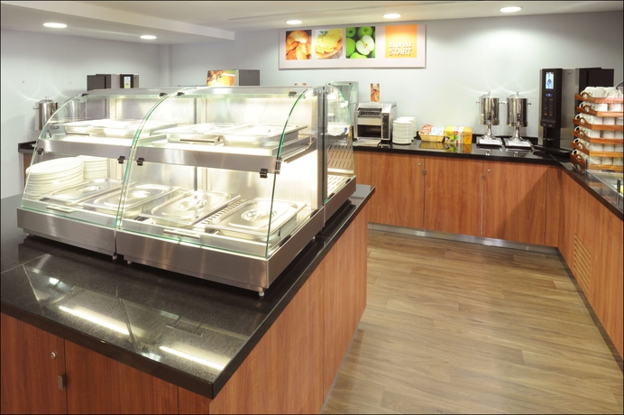 Imagen del bar/restaurante del Hotel Holiday Inn Express Birmingham - Snow Hill, An Ihg. Foto 6