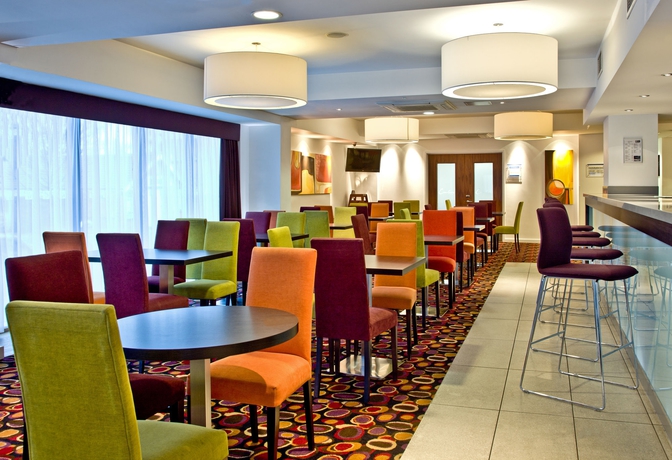 Imagen de los interiores del Hotel Holiday Inn Express Birmingham - South A45. Foto 15