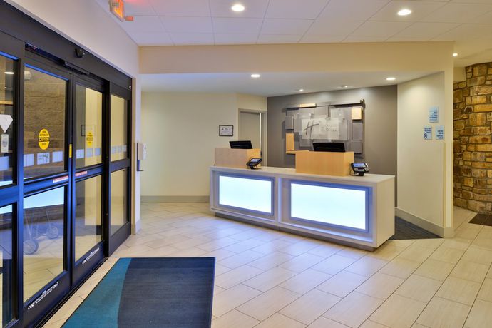 Imagen de los interiores del Hotel Holiday Inn Express Blowing Rock South. Foto 17