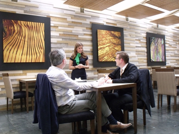 Imagen del bar/restaurante del Hotel Holiday Inn Express Bogotá - Parque La 93. Foto 2