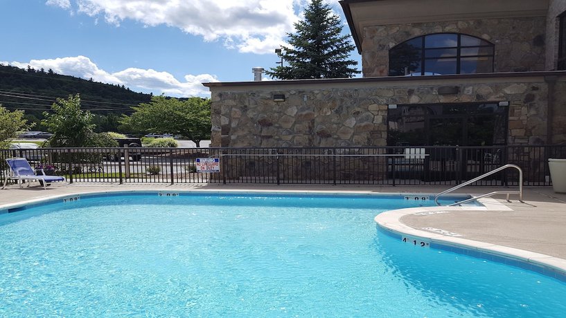 Imagen de la piscina del Hotel Holiday Inn Express Boone, An Ihg. Foto 20