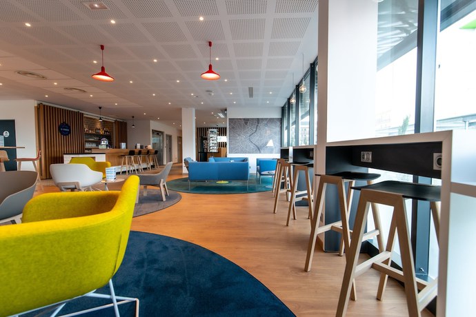 Imagen del bar/restaurante del Hotel Holiday Inn Express Bordeaux - Lormont, an IHG Hotel. Foto 2