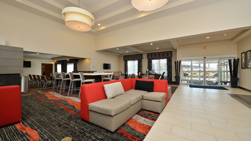 Imagen de los interiores del Hotel Holiday Inn Express Boston - Milford, An Ihg. Foto 7