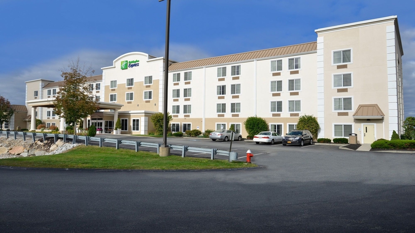 Imagen de los exteriores del Hotel Holiday Inn Express Boston - Milford, An Ihg. Foto 5