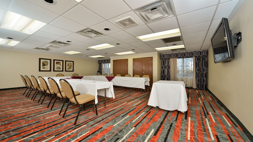 Imagen de los interiores del Hotel Holiday Inn Express Boston - Milford, An Ihg. Foto 13