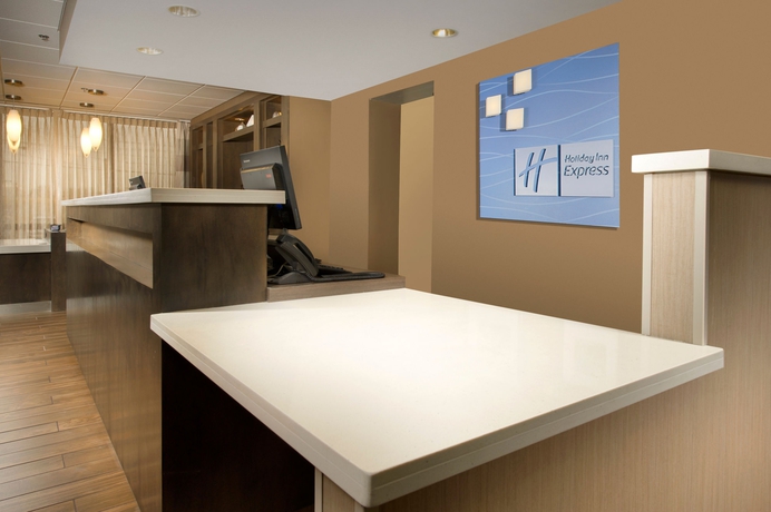 Imagen de los interiores del Hotel Holiday Inn Express Boston North-woburn. Foto 13