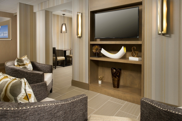 Imagen de los interiores del Hotel Holiday Inn Express Boston North-woburn. Foto 15