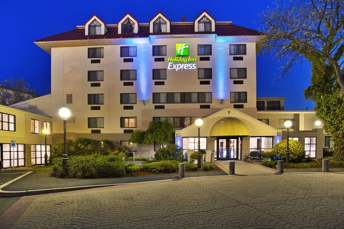 Imagen de los exteriores del Hotel Holiday Inn Express Boston Waltham. Foto 13