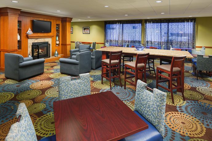 Imagen de los interiores del Hotel Holiday Inn Express Boston-brockton. Foto 19