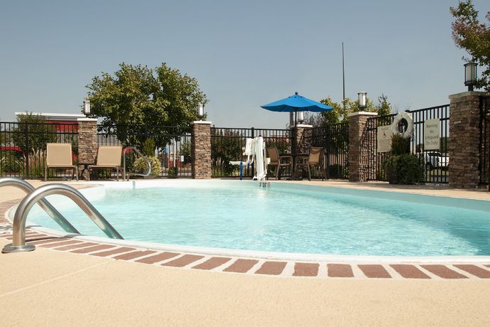 Imagen de la piscina del Hotel Holiday Inn Express Bowling Green, an IHG. Foto 20