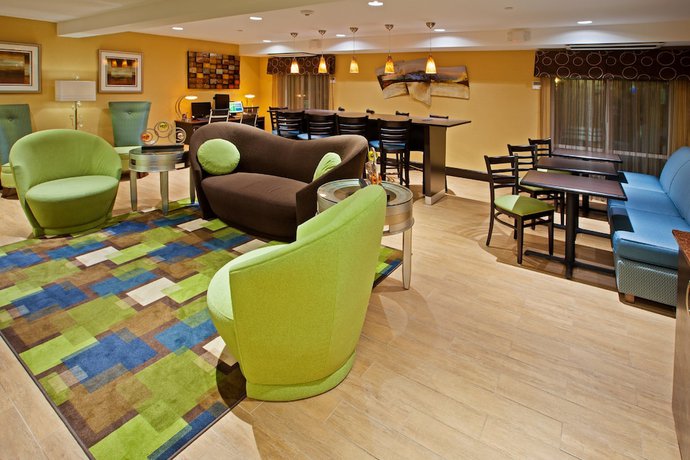 Imagen de los interiores del Hotel Holiday Inn Express Bowling Green, an IHG. Foto 17