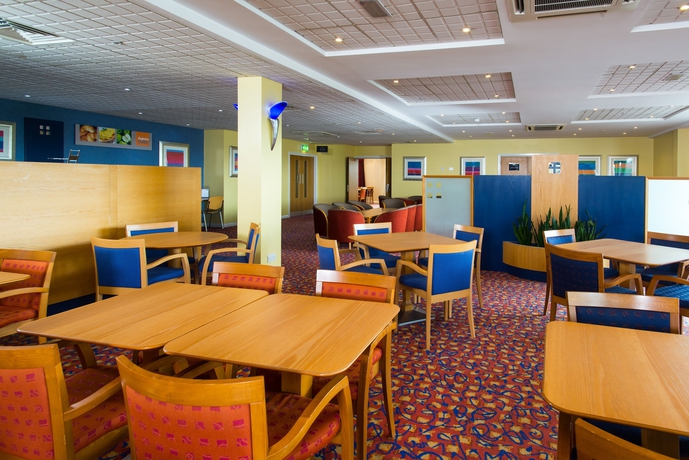 Imagen del bar/restaurante del Hotel Holiday Inn Express Bradford City Centre, An Ihg. Foto 2