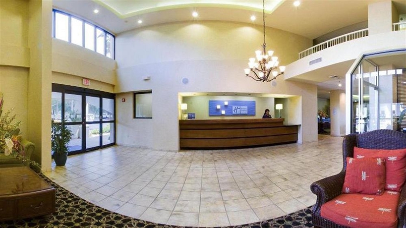 Imagen de los interiores del Hotel Holiday Inn Express Brandon Tampa. Foto 7