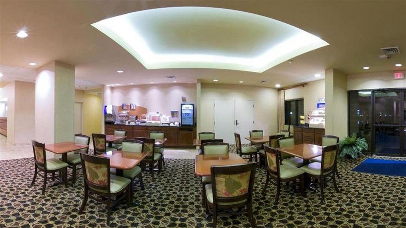 Imagen del bar/restaurante del Hotel Holiday Inn Express Brandon Tampa. Foto 3