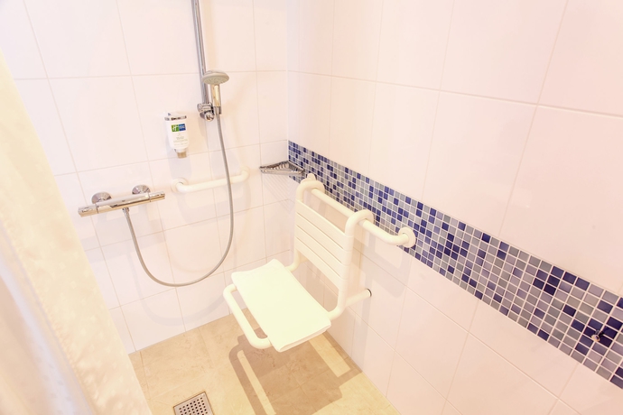 Imagen de la habitación del Hotel Holiday Inn Express Bremen Airport. Foto 12