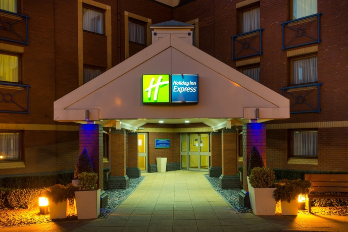 Imagen de los exteriores del Hotel Holiday Inn Express Bristol - Filton by IHG. Foto 8