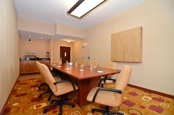Imagen de los interiores del Hotel Holiday Inn Express Burlington, An Ihg. Foto 7