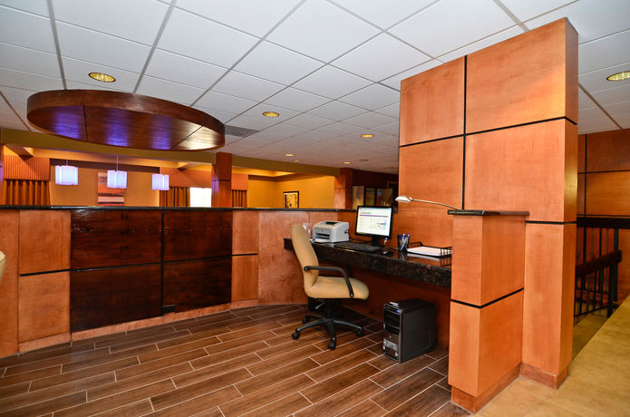 Imagen de los interiores del Hotel Holiday Inn Express Burlington, An Ihg. Foto 13