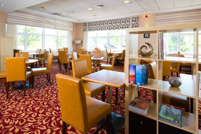 Imagen del bar/restaurante del Hotel Holiday Inn Express Burton Upon Trent, An Ihg. Foto 2