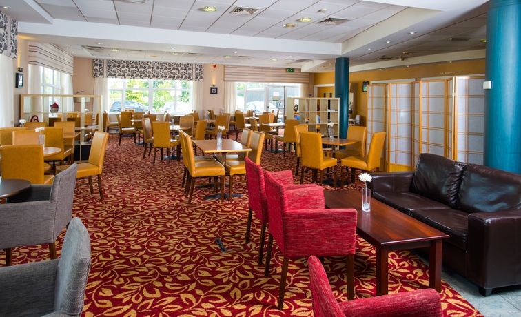 Imagen del bar/restaurante del Hotel Holiday Inn Express Burton Upon Trent, An Ihg. Foto 5
