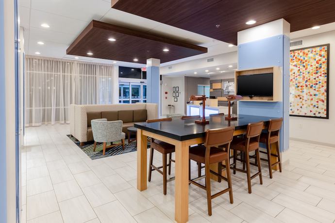 Imagen de los interiores del Hotel Holiday Inn Express Calhoun South, An Ihg. Foto 17