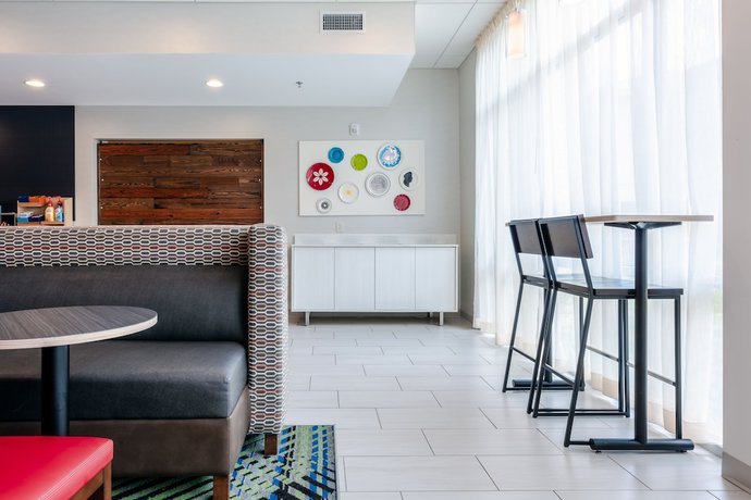 Imagen de los interiores del Hotel Holiday Inn Express Calhoun South, An Ihg. Foto 20