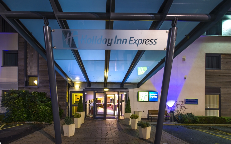 Imagen de los exteriores del Hotel Holiday Inn Express Cambridge, An Ihg. Foto 10