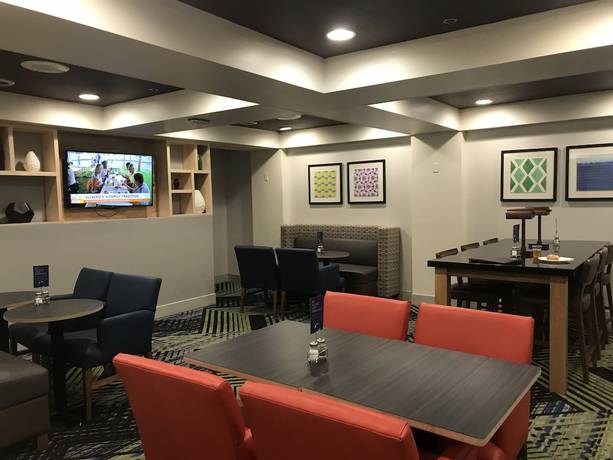 Imagen de los interiores del Hotel Holiday Inn Express Canton, An Ihg. Foto 13