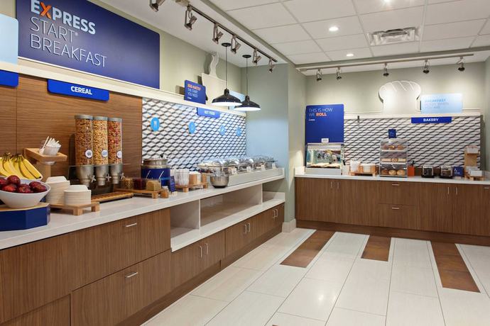 Imagen del bar/restaurante del Hotel Holiday Inn Express Canton, An Ihg. Foto 3