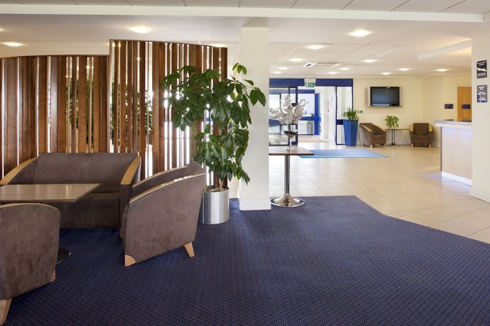 Imagen de los interiores del Hotel Holiday Inn Express Cardiff Airport, An Ihg. Foto 18