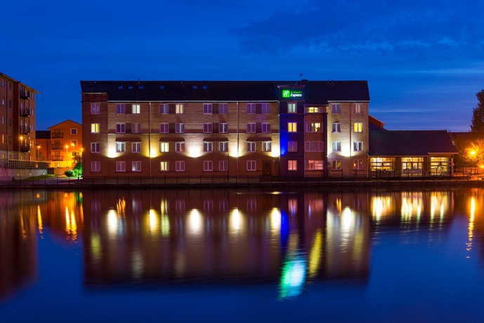 Imagen general del Hotel Holiday Inn Express Cardiff Bay, An Ihg. Foto 6